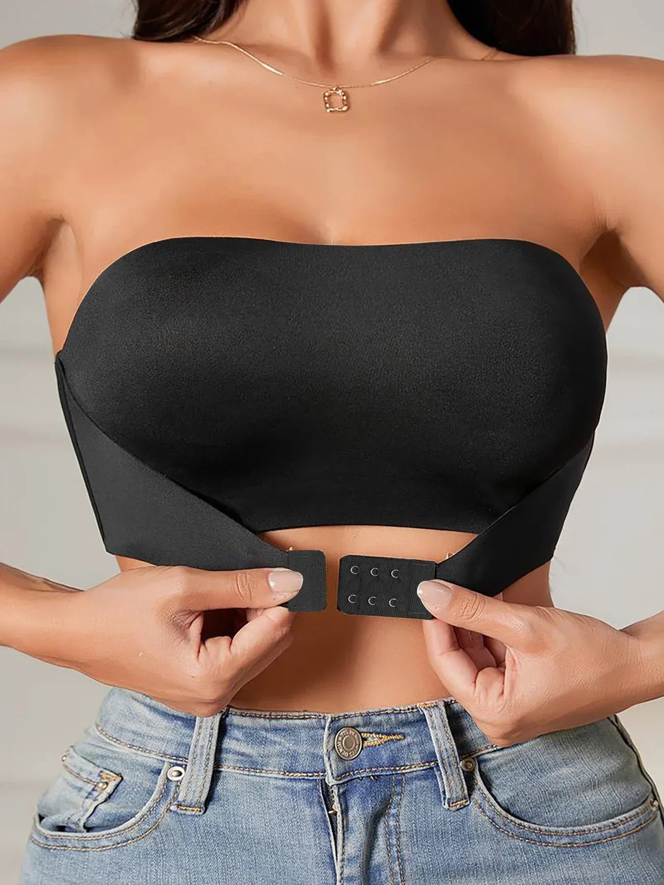 DivineCurve™ Seamless Front Button Strapless Bra